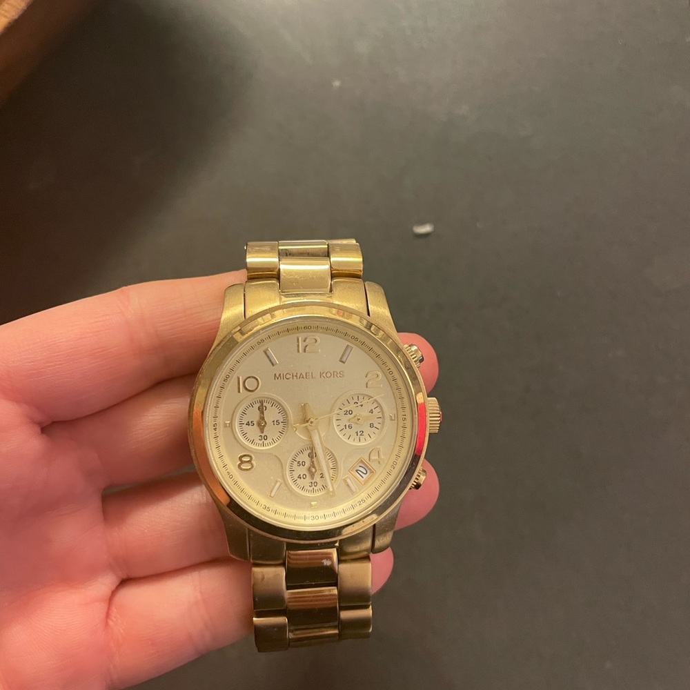 Gold watch - Picture 2 of 3
